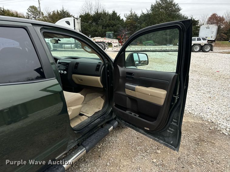 image for item NM9062 2010 Toyota Tundra  Double Cab pickup truck