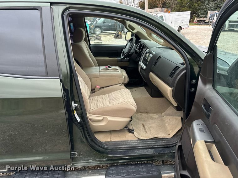 image for item NM9062 2010 Toyota Tundra  Double Cab pickup truck