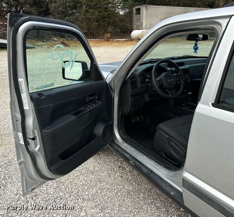 image for item NM9063 2012 Jeep Liberty  SUV