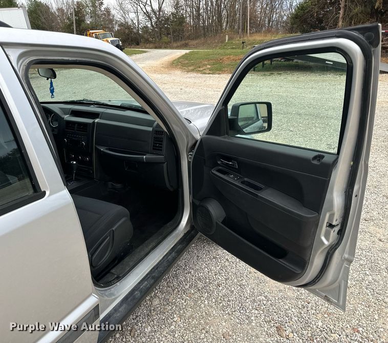 image for item NM9063 2012 Jeep Liberty  SUV