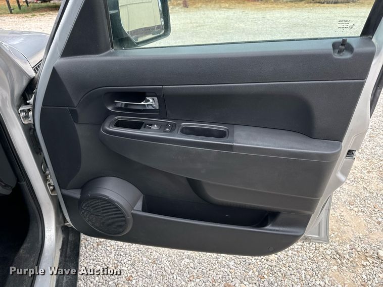 image for item NM9063 2012 Jeep Liberty  SUV