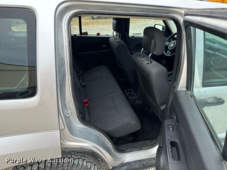 image for item NM9063 2012 Jeep Liberty  SUV