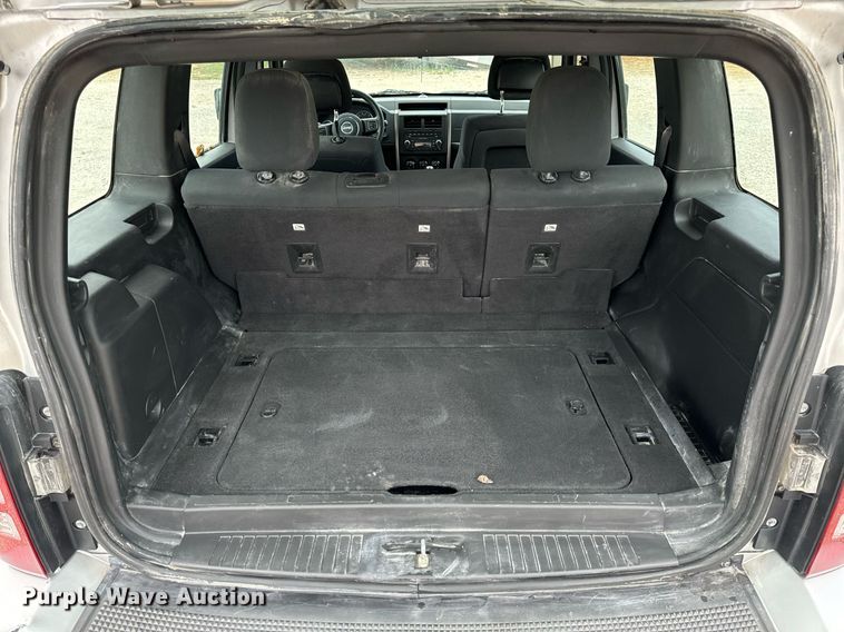 image for item NM9063 2012 Jeep Liberty  SUV