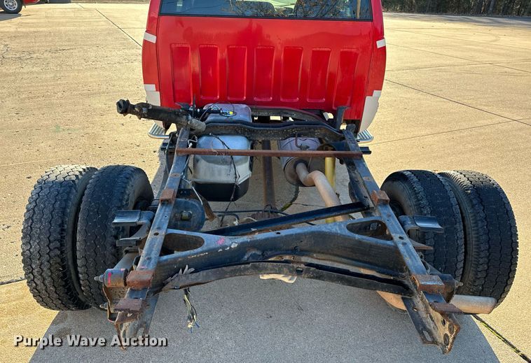 image for item NM9079 1996 Chevrolet Silverado 3500  Ext. Cab pickup truck cab and chassis