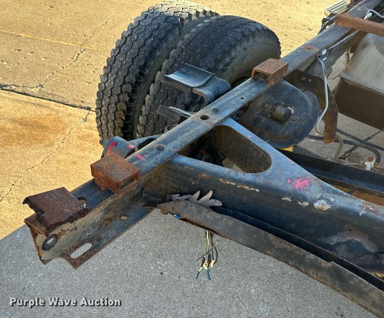 image for item NM9079 1996 Chevrolet Silverado 3500  Ext. Cab pickup truck cab and chassis