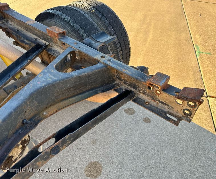 image for item NM9079 1996 Chevrolet Silverado 3500  Ext. Cab pickup truck cab and chassis