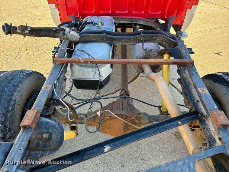 image for item NM9079 1996 Chevrolet Silverado 3500  Ext. Cab pickup truck cab and chassis