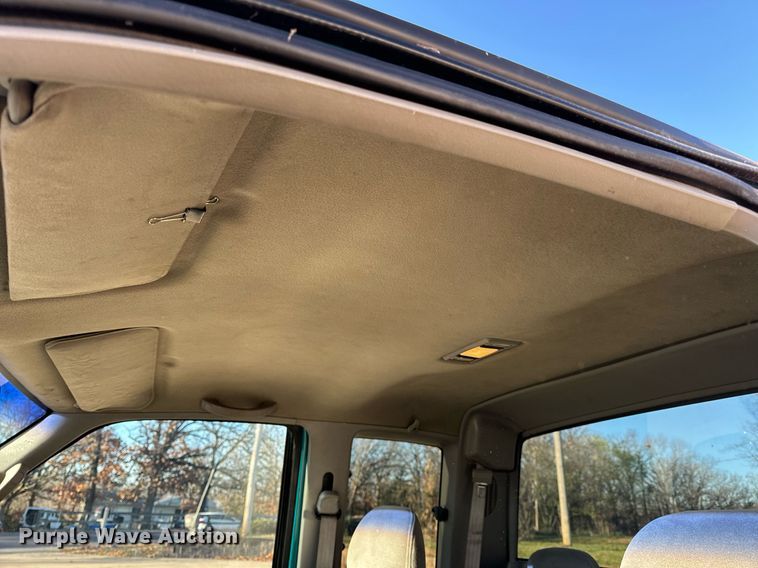 image for item NM9079 1996 Chevrolet Silverado 3500  Ext. Cab pickup truck cab and chassis