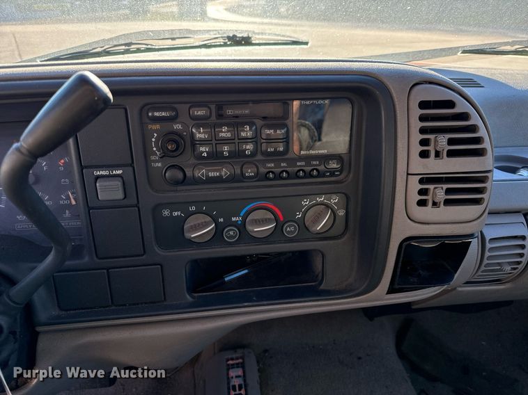 image for item NM9079 1996 Chevrolet Silverado 3500  Ext. Cab pickup truck cab and chassis