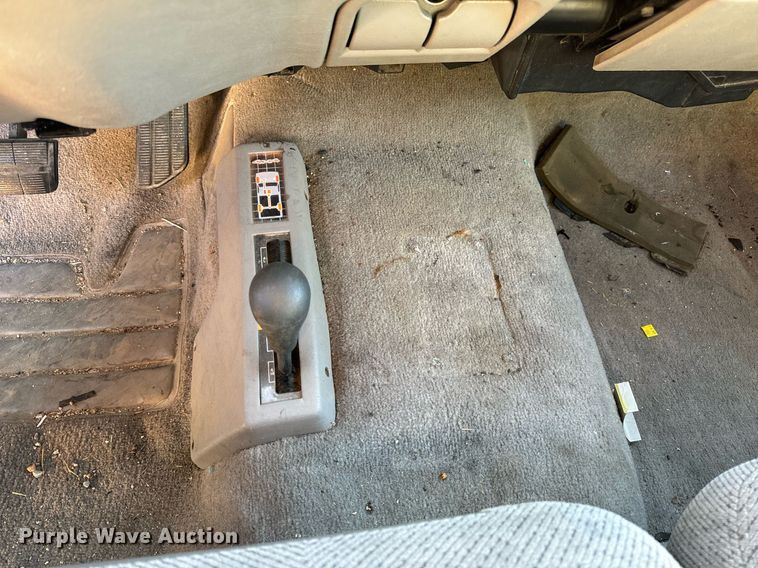 image for item NM9079 1996 Chevrolet Silverado 3500  Ext. Cab pickup truck cab and chassis