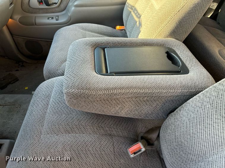 image for item NM9079 1996 Chevrolet Silverado 3500  Ext. Cab pickup truck cab and chassis