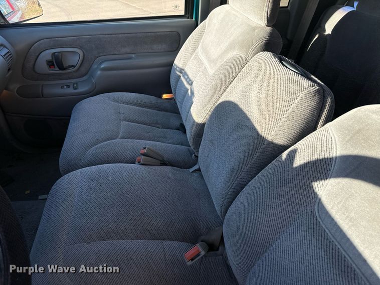 image for item NM9079 1996 Chevrolet Silverado 3500  Ext. Cab pickup truck cab and chassis