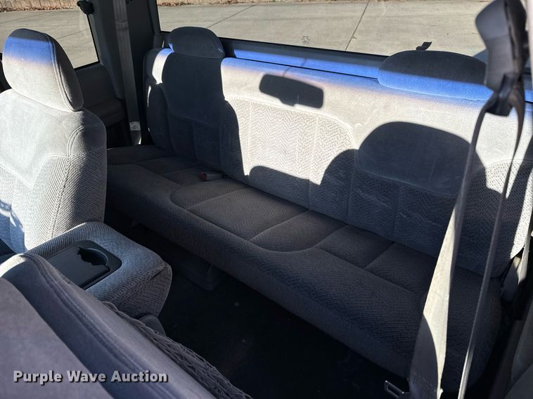 image for item NM9079 1996 Chevrolet Silverado 3500  Ext. Cab pickup truck cab and chassis