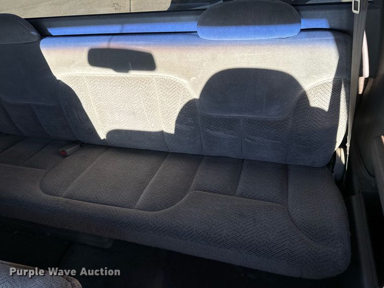 image for item NM9079 1996 Chevrolet Silverado 3500  Ext. Cab pickup truck cab and chassis