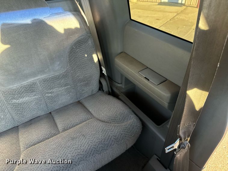 image for item NM9079 1996 Chevrolet Silverado 3500  Ext. Cab pickup truck cab and chassis