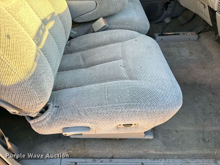 image for item NM9079 1996 Chevrolet Silverado 3500  Ext. Cab pickup truck cab and chassis