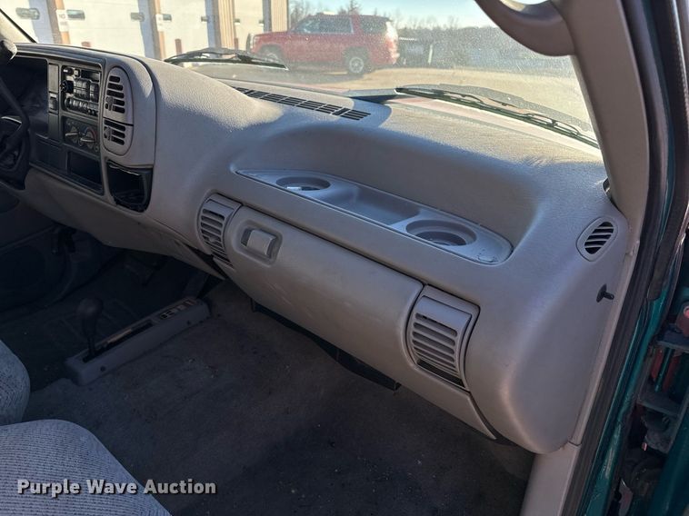 image for item NM9079 1996 Chevrolet Silverado 3500  Ext. Cab pickup truck cab and chassis