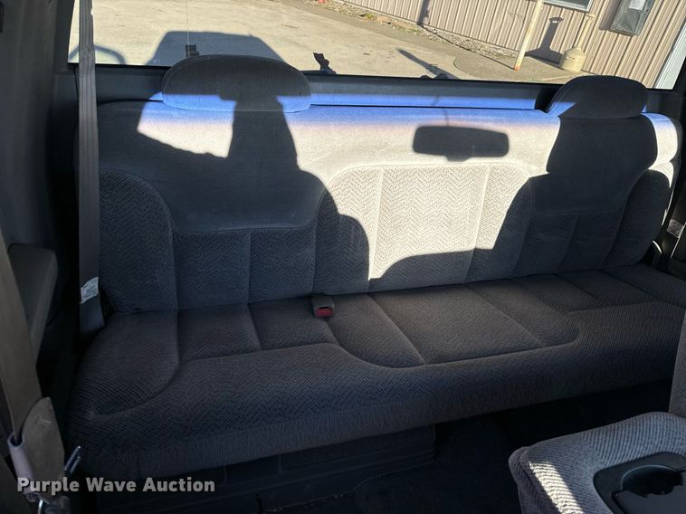 image for item NM9079 1996 Chevrolet Silverado 3500  Ext. Cab pickup truck cab and chassis