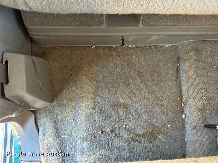 image for item NM9079 1996 Chevrolet Silverado 3500  Ext. Cab pickup truck cab and chassis