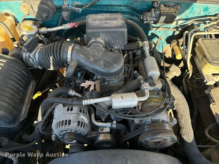 image for item NM9079 1996 Chevrolet Silverado 3500  Ext. Cab pickup truck cab and chassis