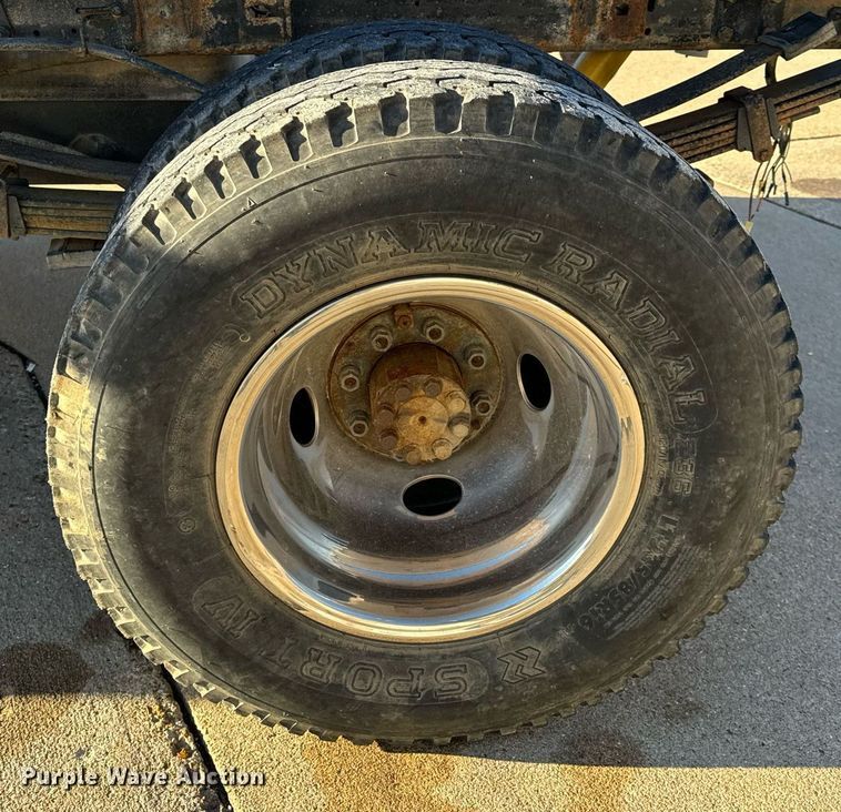 image for item NM9079 1996 Chevrolet Silverado 3500  Ext. Cab pickup truck cab and chassis