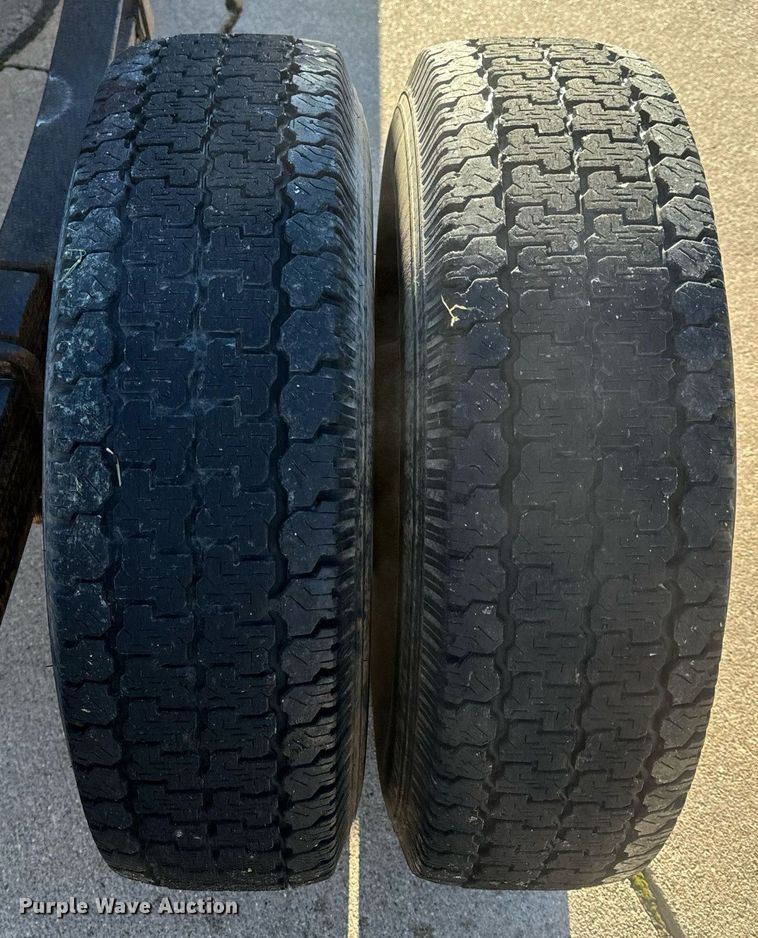 image for item NM9079 1996 Chevrolet Silverado 3500  Ext. Cab pickup truck cab and chassis