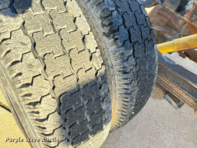 image for item NM9079 1996 Chevrolet Silverado 3500  Ext. Cab pickup truck cab and chassis