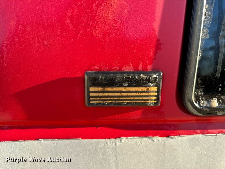 image for item NM9079 1996 Chevrolet Silverado 3500  Ext. Cab pickup truck cab and chassis