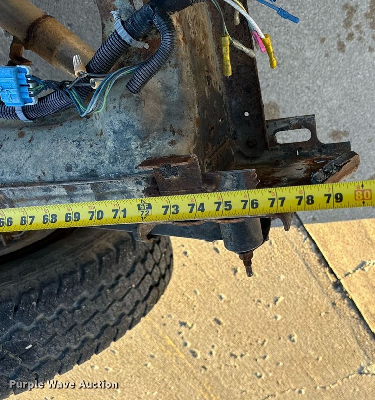 image for item NM9080 2001 GMC Sierra 2500HD SLE  Ext. Cab pickup truck cab and chassis