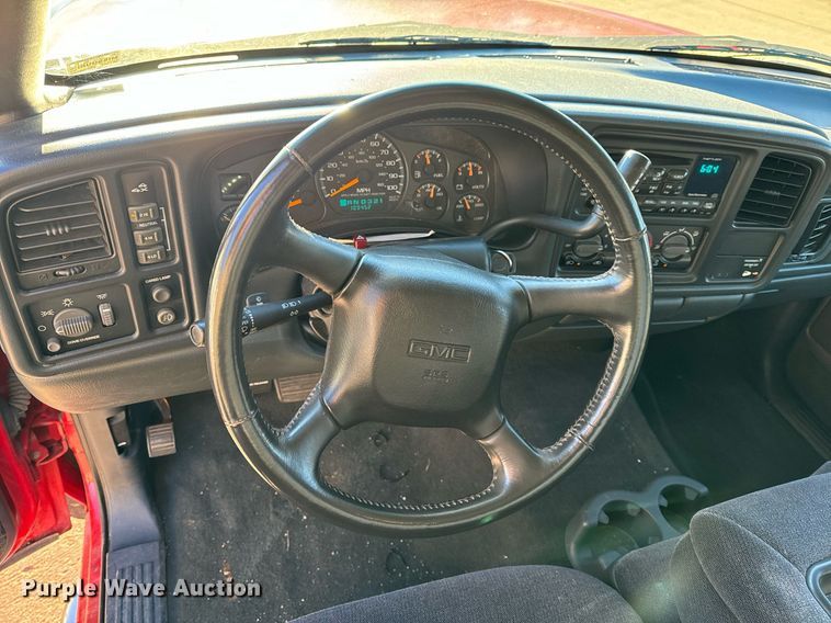 image for item NM9080 2001 GMC Sierra 2500HD SLE  Ext. Cab pickup truck cab and chassis