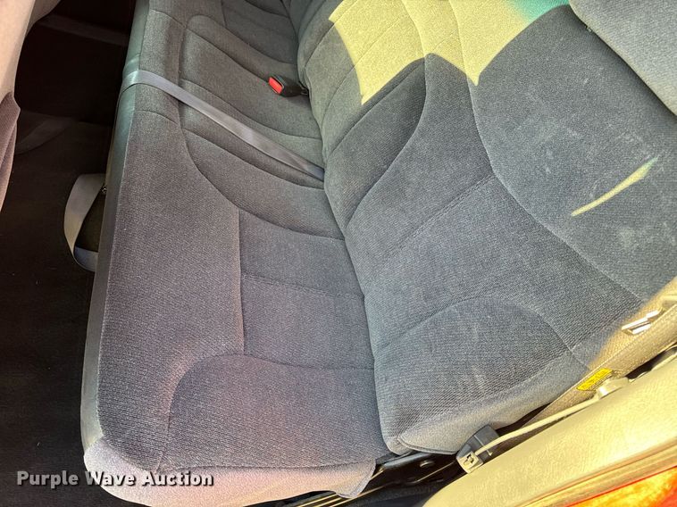 image for item NM9080 2001 GMC Sierra 2500HD SLE  Ext. Cab pickup truck cab and chassis