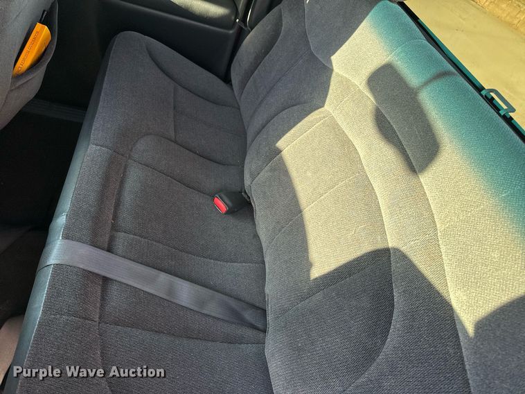 image for item NM9080 2001 GMC Sierra 2500HD SLE  Ext. Cab pickup truck cab and chassis