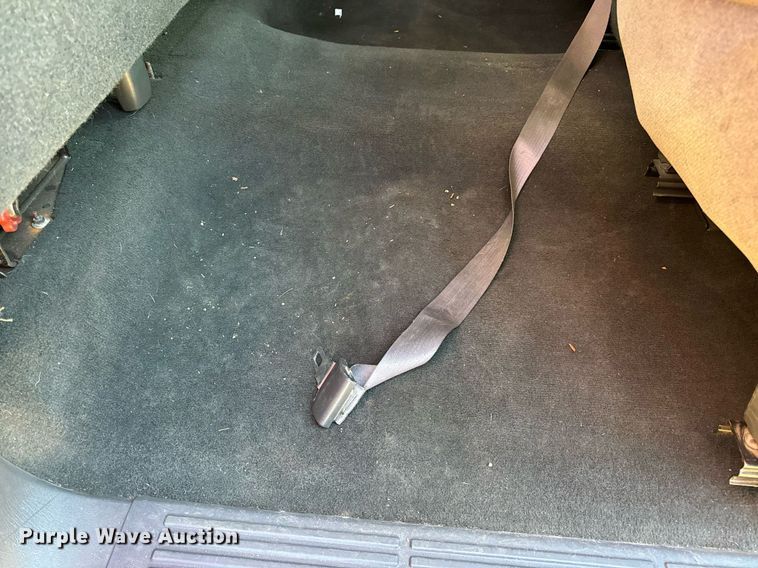 image for item NM9080 2001 GMC Sierra 2500HD SLE  Ext. Cab pickup truck cab and chassis