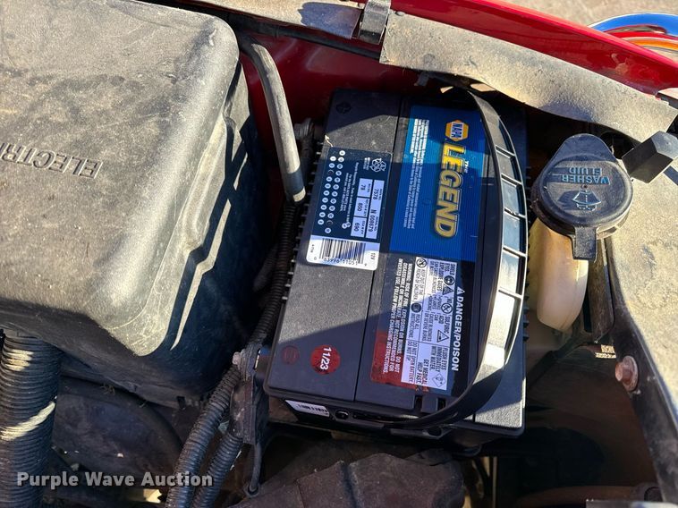 image for item NM9080 2001 GMC Sierra 2500HD SLE  Ext. Cab pickup truck cab and chassis