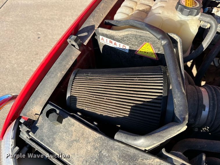 image for item NM9080 2001 GMC Sierra 2500HD SLE  Ext. Cab pickup truck cab and chassis