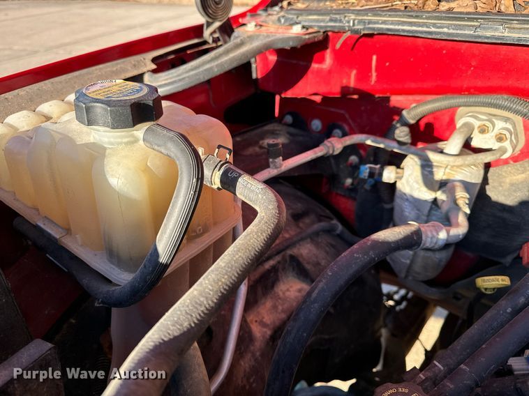 image for item NM9080 2001 GMC Sierra 2500HD SLE  Ext. Cab pickup truck cab and chassis