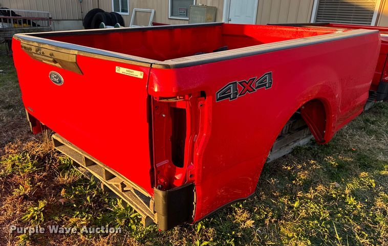 image for item NM9081 2022 Ford  pickup bed