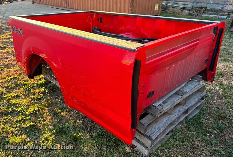 image for item NM9081 2022 Ford  pickup bed