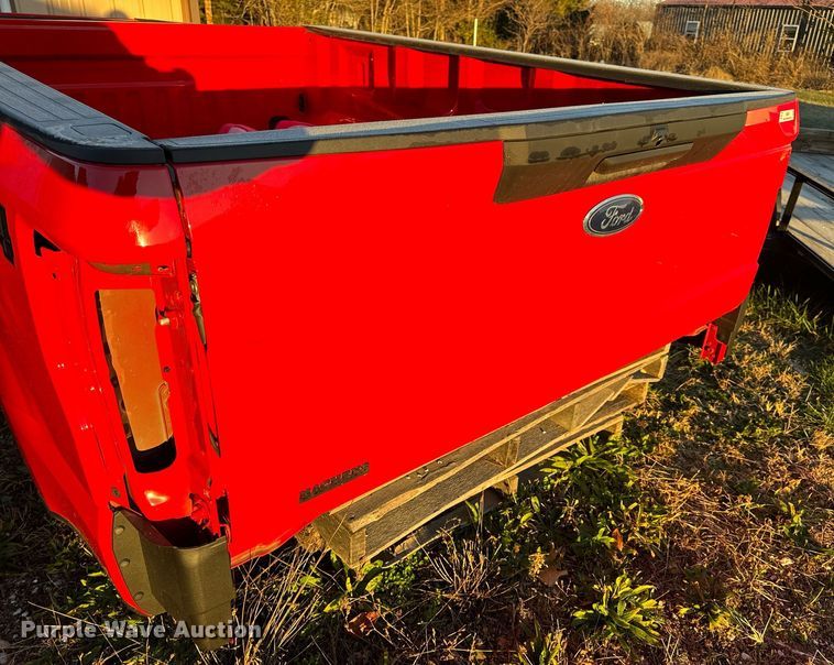 image for item NM9081 2022 Ford  pickup bed