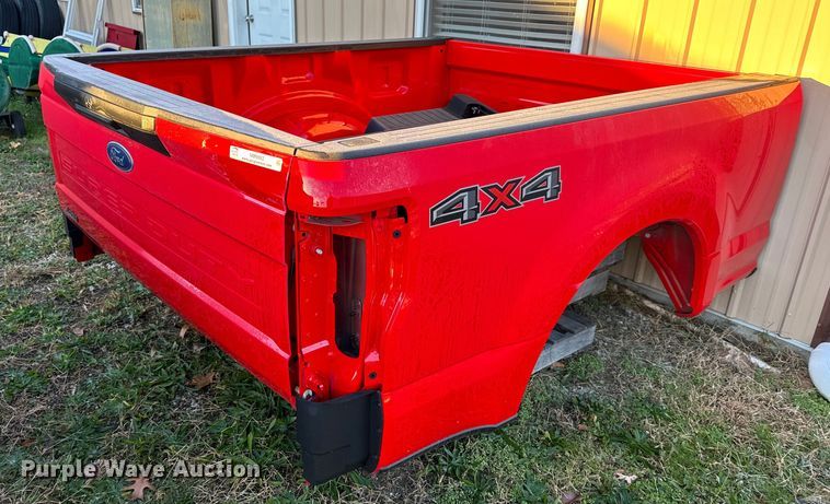 image for item NM9082 2022 Ford  pickup bed