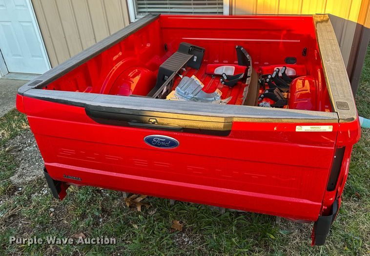 image for item NM9082 2022 Ford  pickup bed