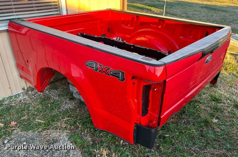 image for item NM9082 2022 Ford  pickup bed