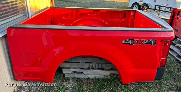 image for item NM9082 2022 Ford  pickup bed