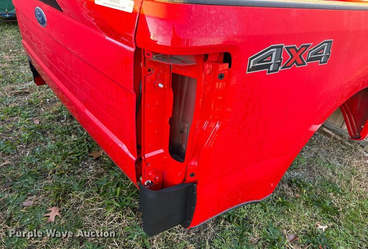 image for item NM9082 2022 Ford  pickup bed