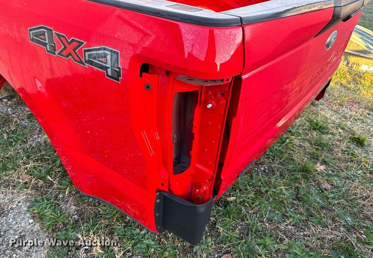 image for item NM9082 2022 Ford  pickup bed