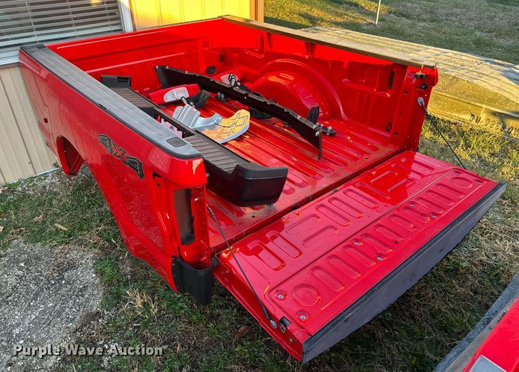 image for item NM9082 2022 Ford  pickup bed