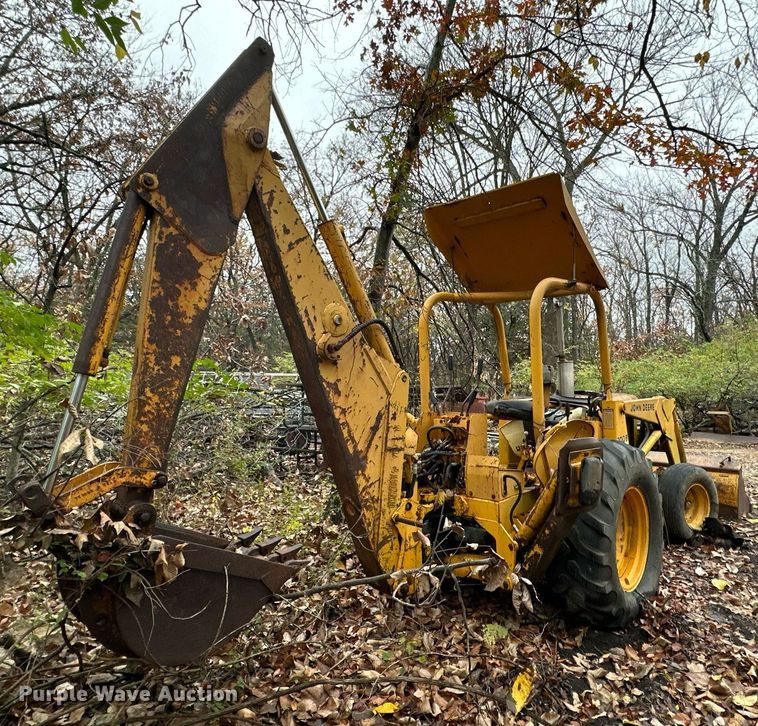 image for item NO9340 1981 John Deere 300BD  backhoe