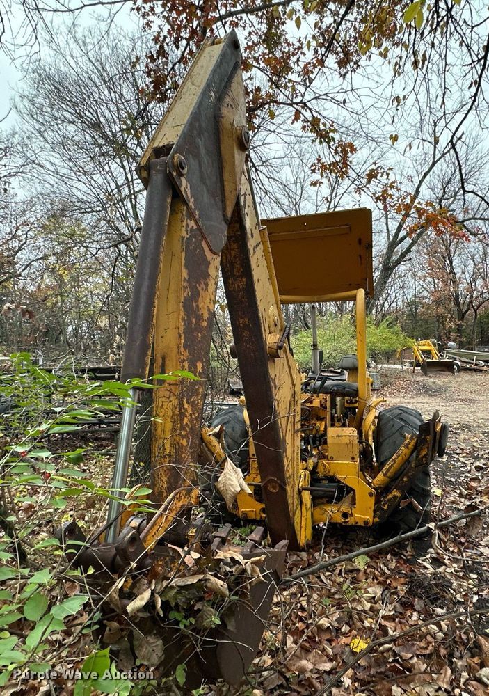 image for item NO9340 1981 John Deere 300BD  backhoe