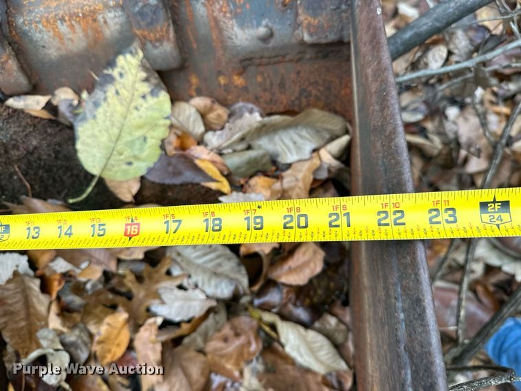 image for item NO9340 1981 John Deere 300BD  backhoe