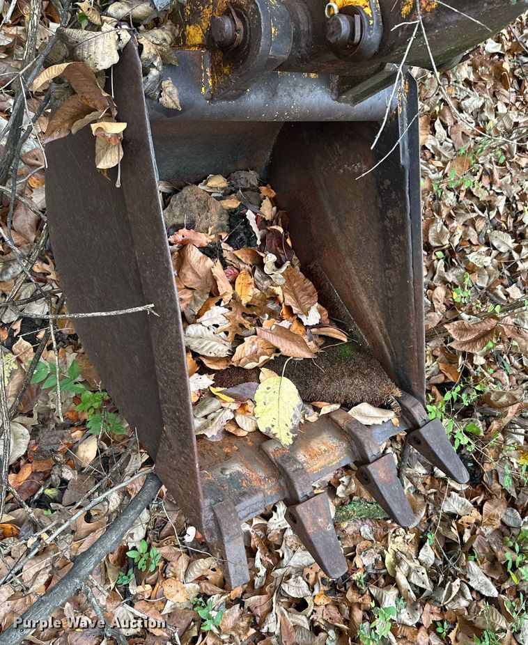 image for item NO9340 1981 John Deere 300BD  backhoe